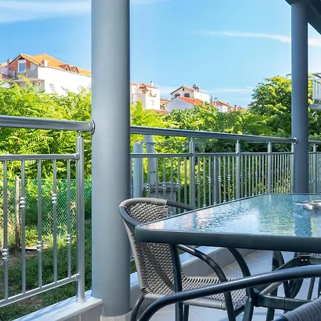 Kentrikon Iii Apartmanhotel Limenária