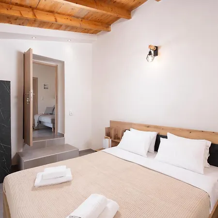 Kentrikon Iii & Mint House Limenaria (Thasos)