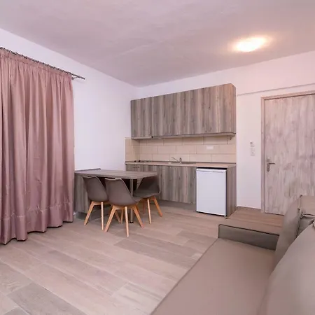 شقة فندقية Kentrikon Iii