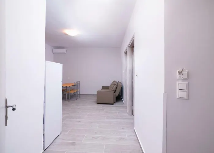 Kentrikon Iii يميناريا